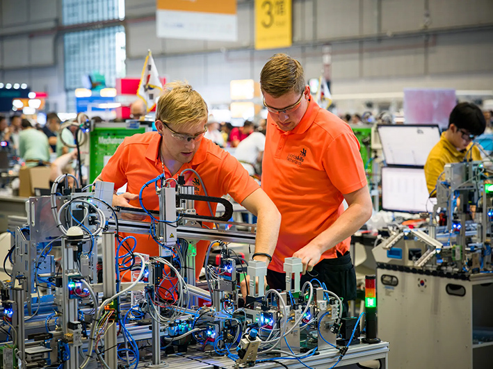 14. Aventus studenten op het hoogste podium tijdens Worldskills Shanghai 28092026 4