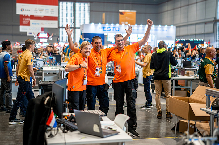 14. Aventus studenten op het hoogste podium tijdens Worldskills Shanghai 28092026 5